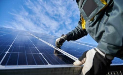 Installation de panneaux photovoltaïques à Camps-la-Source avec suivi de production